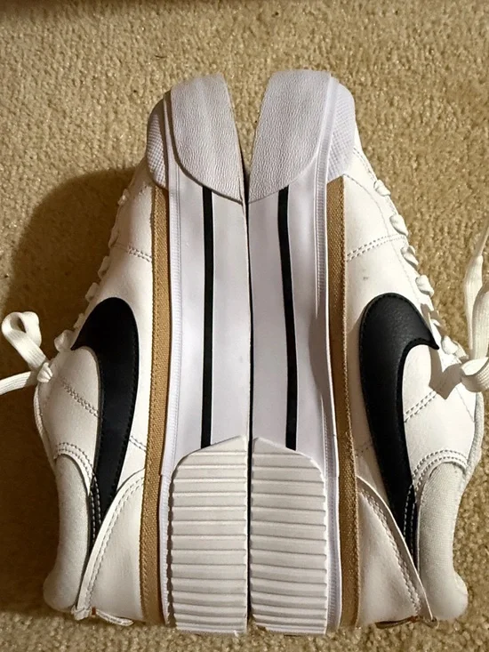 WOMEN'S NIKE COURT LEGACY LIFT PLATFORM SNEAKERS size 9 - Picture 11 of 16